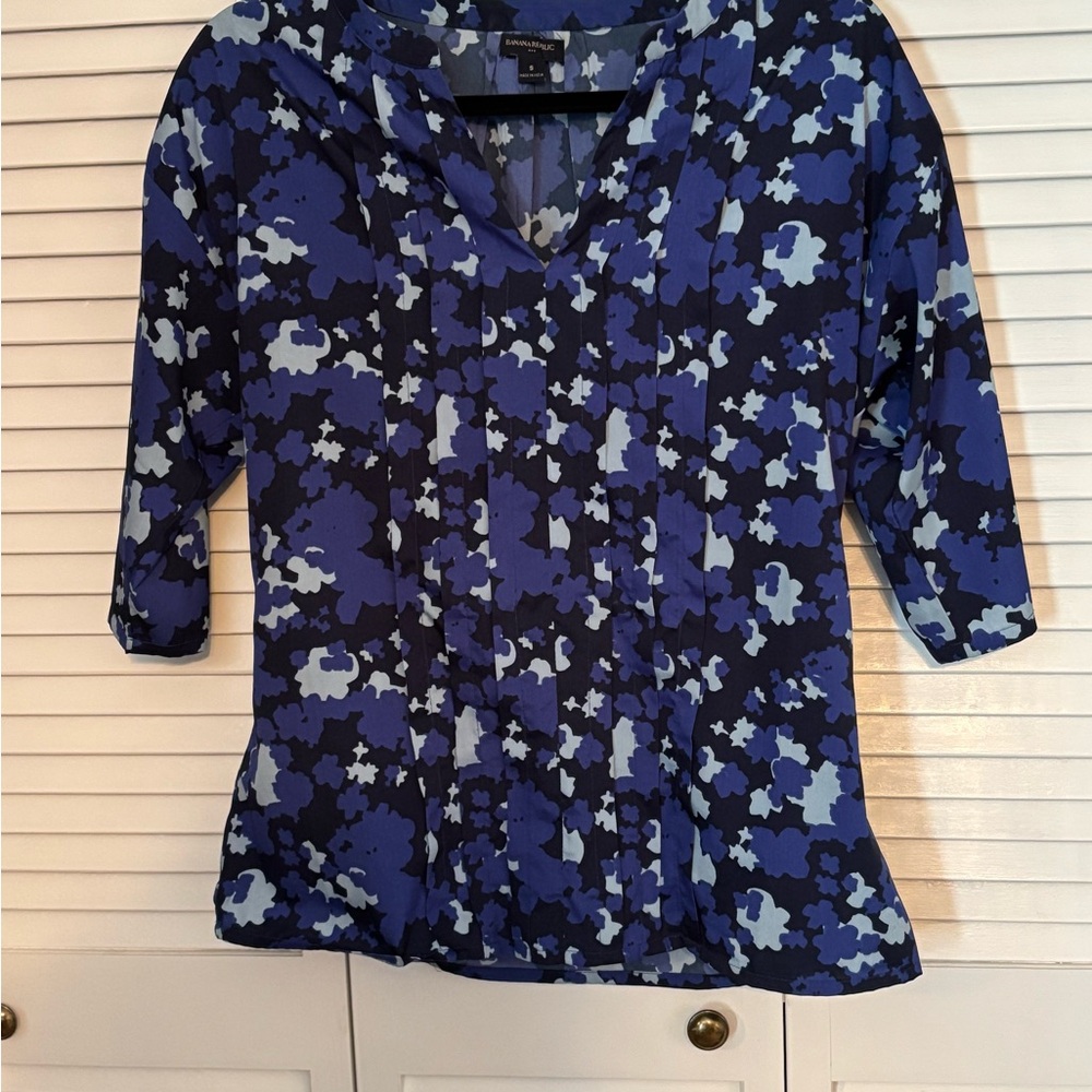 Banana Republic Navy and Light Blue Floral Blouse